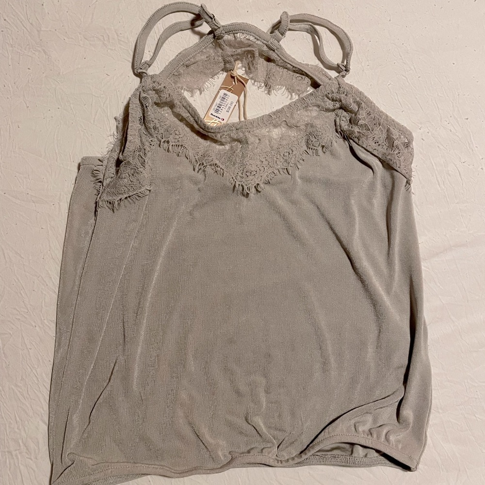 Buckle brand, eyelash lace tank top in neutral gray and sized XS